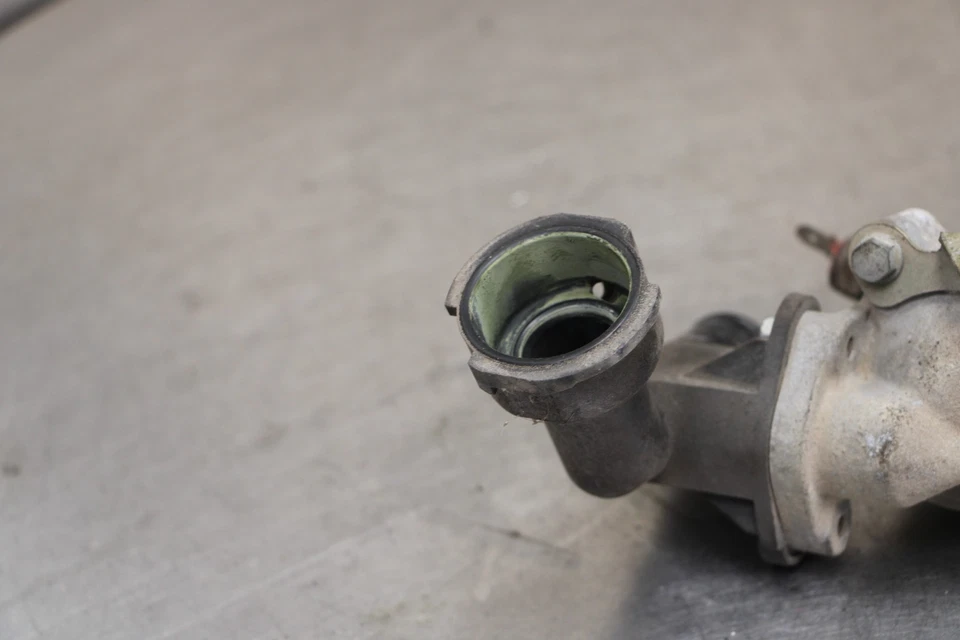 2013 Honda Shadow Aero 750 VT750CS THERMOSTAT W HOUSING ASSEMBLY Foto 4 de 4