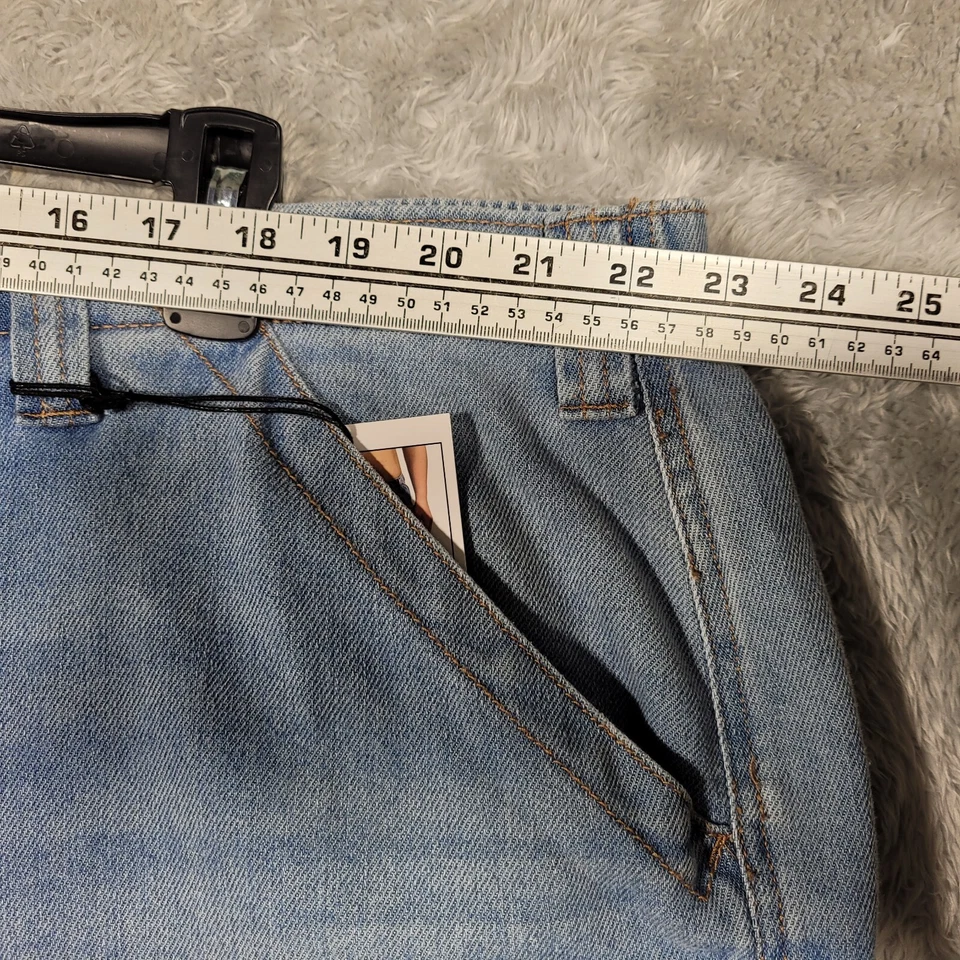 Pantalones Cortos de Jean Vanilla Star para Mujer 3X Azul Denim Bolsillos de Carga 46x4 Foto 3 de 4