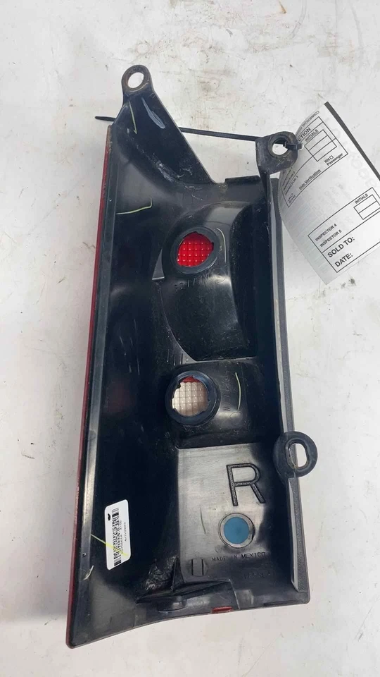 Luz trasera GMC VAN SAVANA 3500 lado pasajero 14 15 16 17 18 19 20 21 22 23 24 Foto 3 de 4