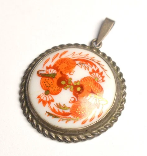 VINTAGE 835 SILVER HAND-PAINTED PORCELAIN PGH SIGNED ROUND PENDANT 5,23g