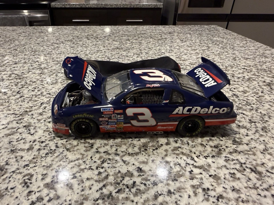 Coche diecast ACDelco 1999 Monte Carlo #3 Dale Earnhardt Action escala 1:24 sin caja Foto 3 de 4
