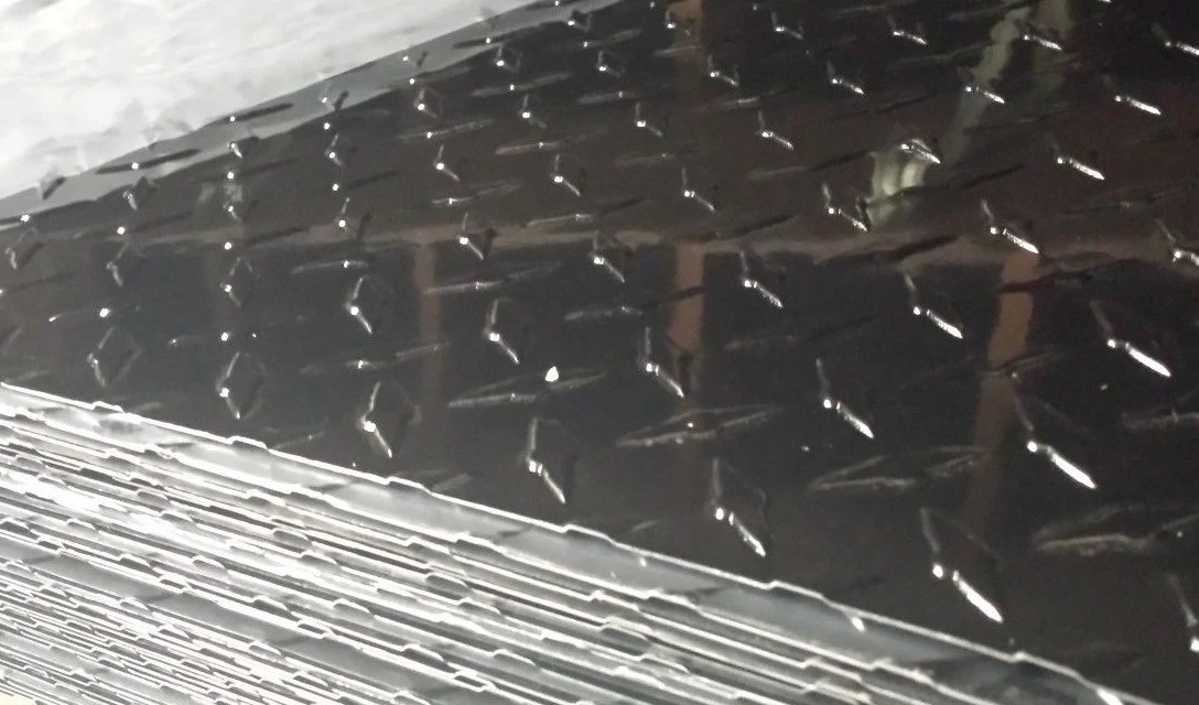 Sheet of aluminum diamond plate deals