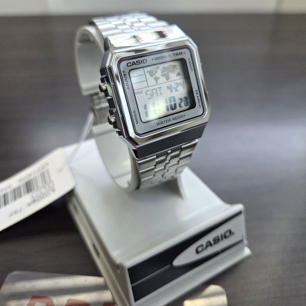 Casio Unisex Vintage Metal Watch Silver Black digital  display picture 3