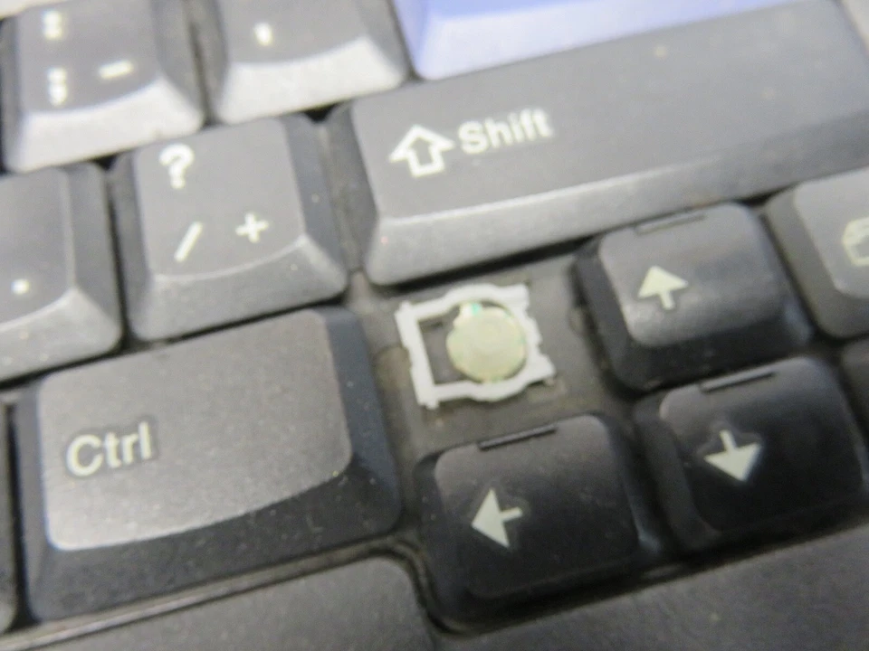 IBM ThinkPad R52 Intel Pentium M 1,73 GHz 512 MB SIN DISCO DURO sin batería Foto 4 de 4