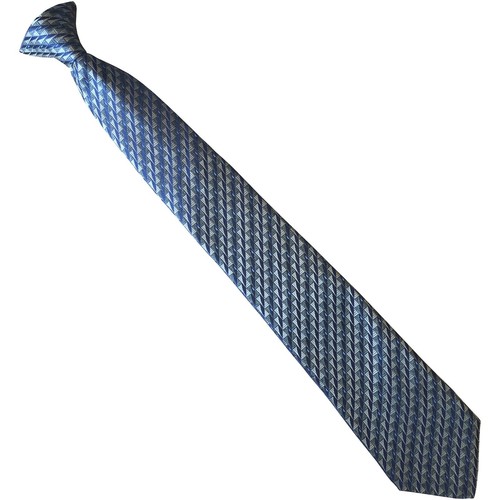 Cravatta a scatto con clip motivo geometrico verde seta e blu navy - Foto 4 di 5