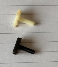 Austin Cambridge A60 Clips for the thin "hockey stick" trim below side stripe