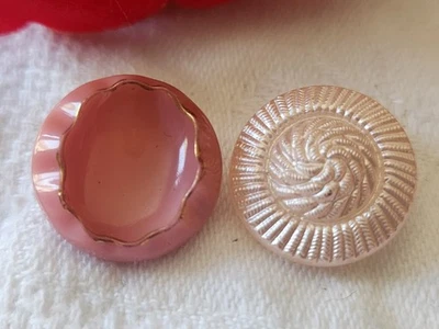 Duo boutons anciens en verre vintage rose  1,7 cm G13L - Photo 1/4
