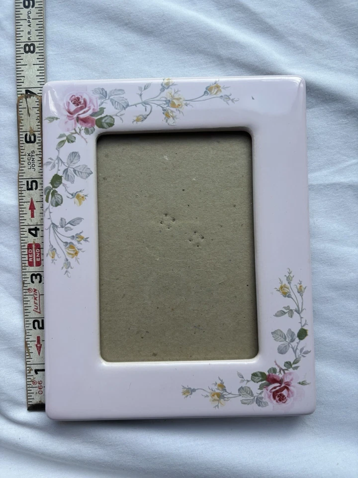 Marco de fotos de cerámica de carretera Portobello rosas rosadas Cottagecore 7x5,5 en mal estado de colección Foto 2 de 4