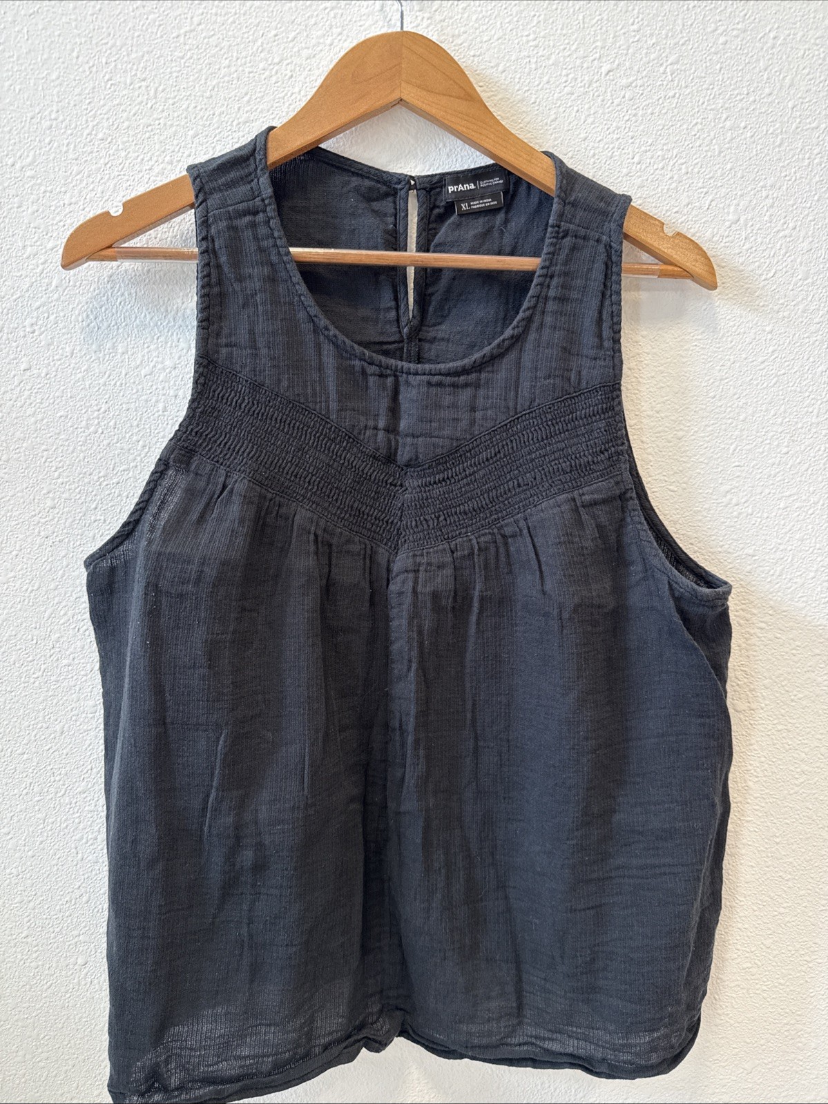Prana Tank Top Women's X-Large Sleeveless Casual Black Ruched Smocked