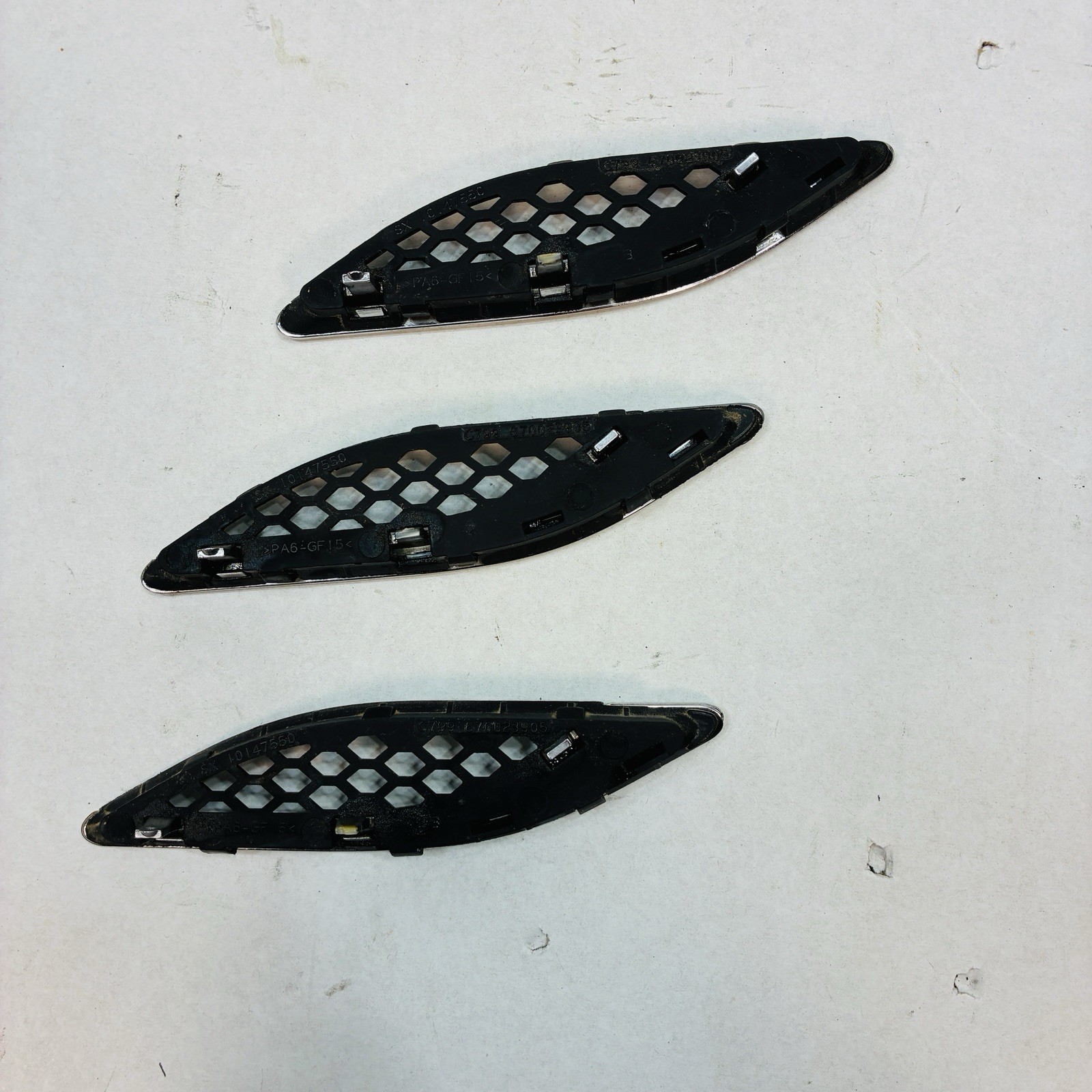 2014-2019 MASERATI GHIBLI SQ4 LEFT DRIVER FRONT FENDER VENT GRILL TRIM x3 OEM