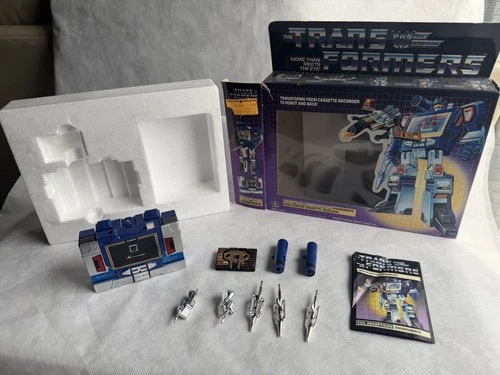 TRANSFORMERS SOUNDWAVE & BUZZSAW G1 HASBRO 1983 IN ORIGINAL BOX W/ ACCESSORIES