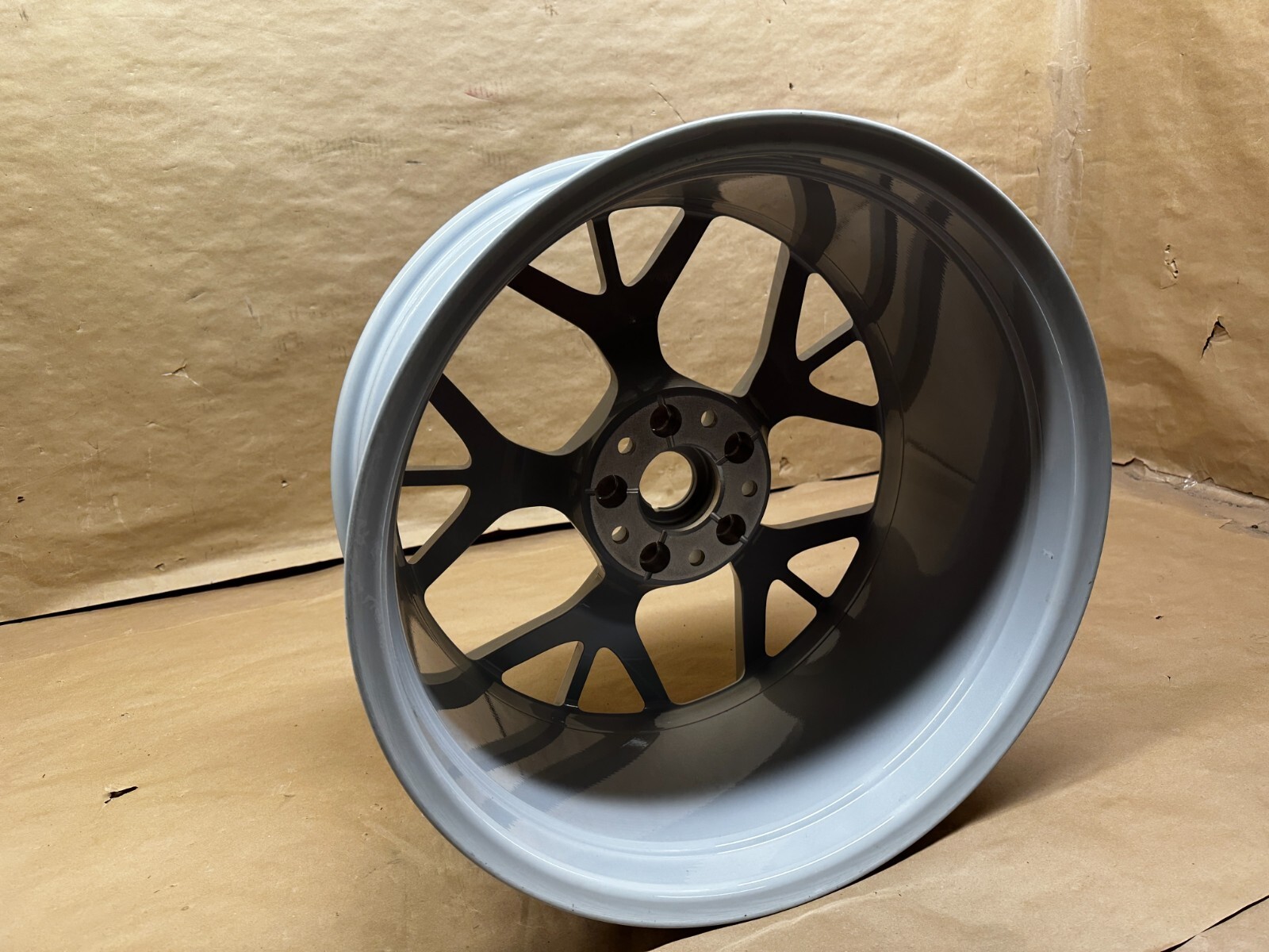 New 2017-2022 R20 20" 9J Rear Wheel Aston Martin DB11 Volante OEM KY53-9965G-CA