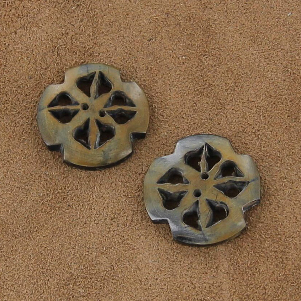 Lote de 10 botones de cuerno de filigrana Devine totalmente naturales costura LIQUIDACIÓN AL POR MAYOR Foto 3 de 4