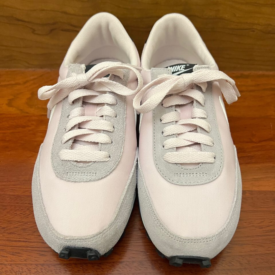 NIKE Day Break Barely Rose CK2351-601 Women US Size 5.5 NEW