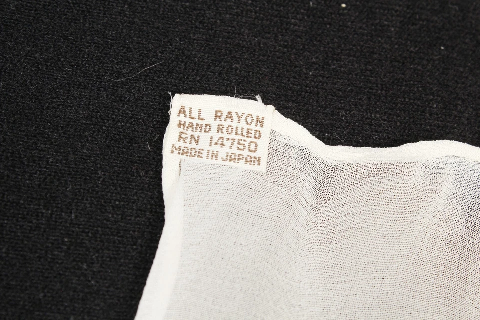 Bufanda de crepé Georgette vintage nueva años 60 41 X 17 Japón dobladillo enrollado a mano Foto 3 de 3