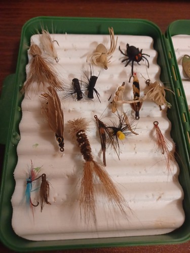 Fly Box Loaded With 35 Fly Rod Fishing Lures - Picture 2 of 7
