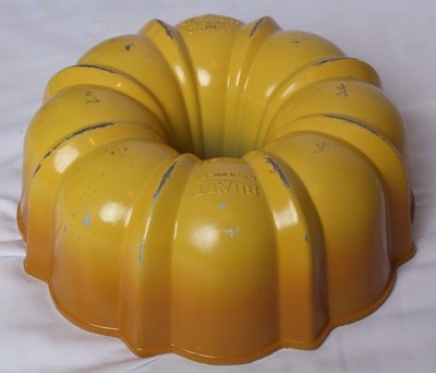 VTG Bundt Brand Northland Aluminum Fluted Tube Ombre 10'' Cake Pan