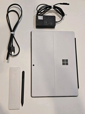 Microsoft Surface Pro 7+ Intel Core i5 11th Gen, laptop/tablet WITH surface pen