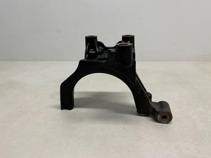 VW Volkswagen Passat B8 Halterung für DPF Katalysator 04L 131 425