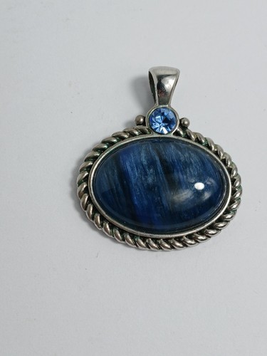 Lot of 2 Lia Sophia Necklace Pendants Floral Blue Stone Fashion Beauty D2 - Picture 2 of 9