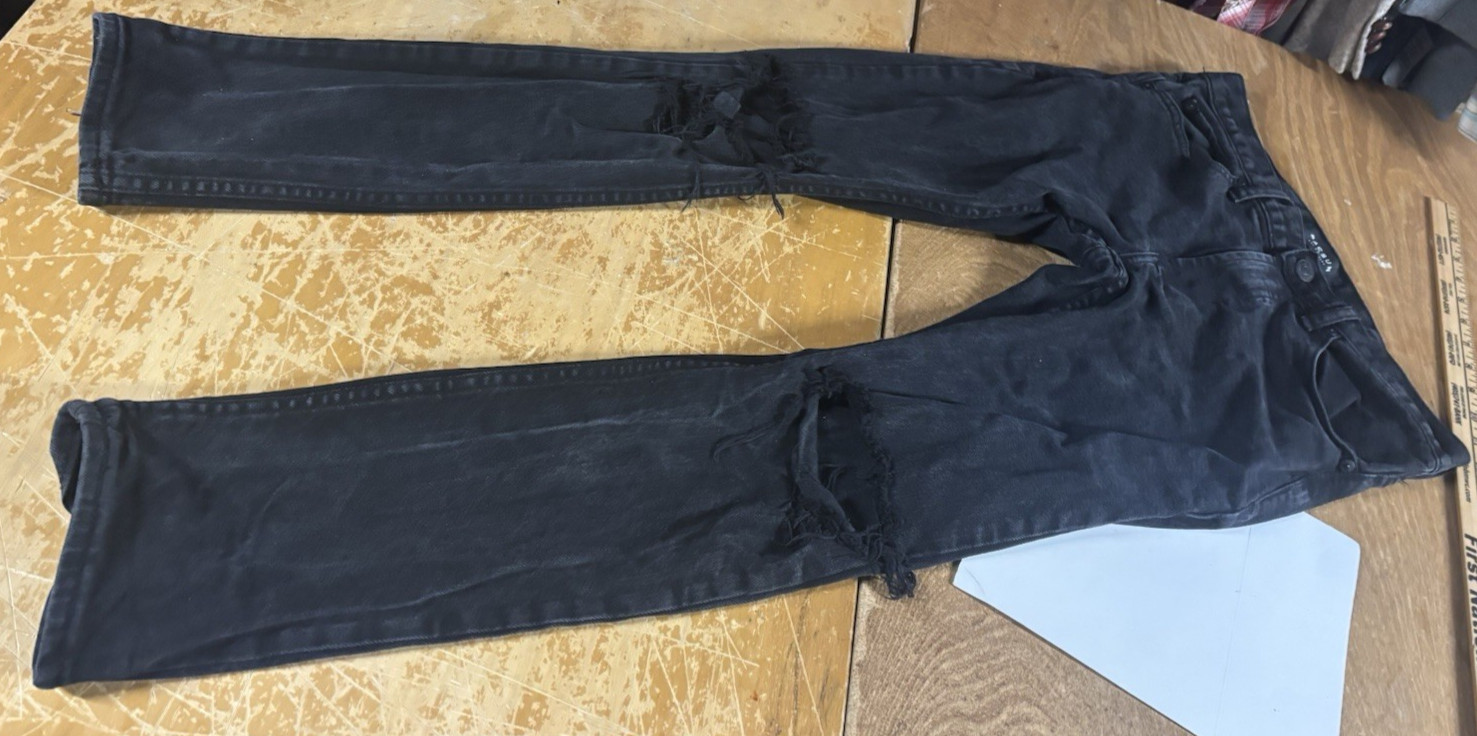 S 30x30 Knee Holes Grunge