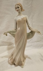 Royal Doulton Reflections ~ Enchanting Evening figurine By Robert Jefferson 1985