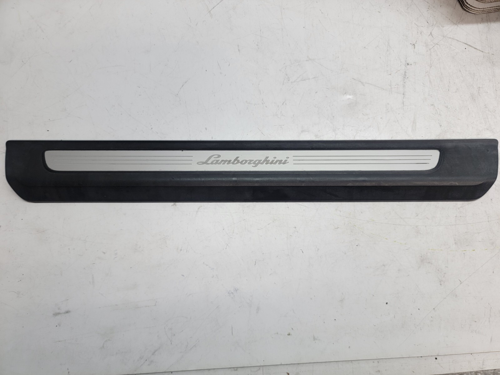 LAMBORGHINI URUS DRIVER LEFT SIDE SCUFF PLATE SILL KICK PLATE OEM 4ML853373 