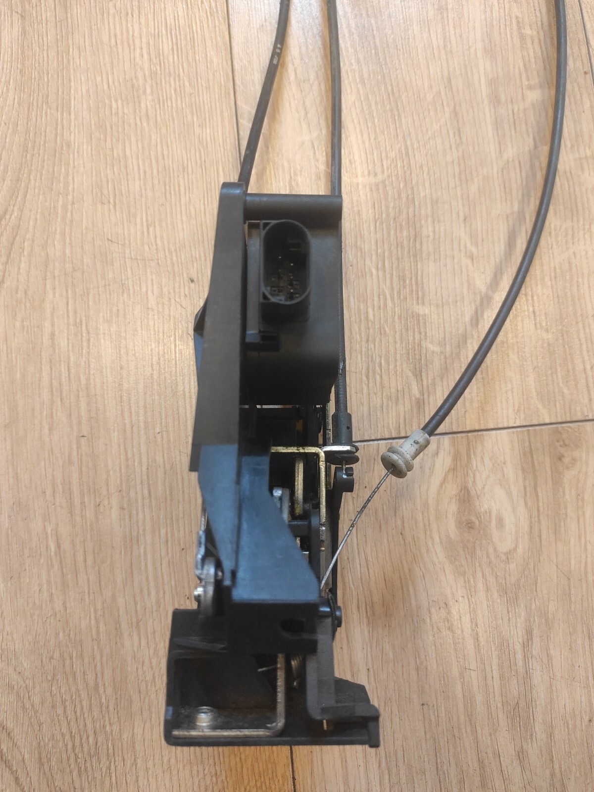 VITO W639 Rear Right Tail Lock Catch Mechanism A6397400335 for 