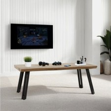 Mittelgroßer Couchtisch in Eichenoptik mit Wellenkante, neu, schwarze Beine