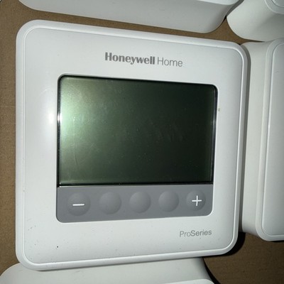 Honeywell TH421OU2002 Programmable Thermostat (thermostat only) NEW (open Box)