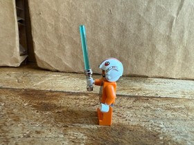X-Wing Fighter 9493 Lego Luke Skywalker Pilot w/ Blue Lightsaber 2012