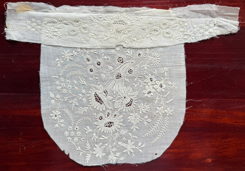 SUPERBE FOND DE BONNET - COIFFE -avec sa bordure - délicate broderie - XIXème - Afbeelding 3 van 10