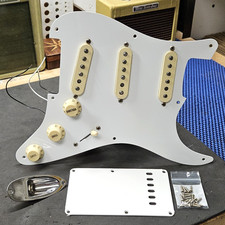 2021 Fender 50s Vintera Road Worn Strat LOADE...