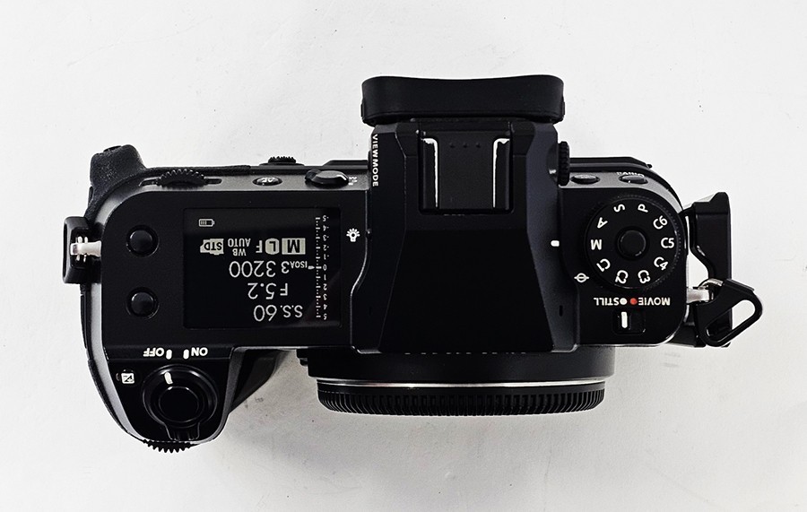 デジタルカメラ FUJIFILM GFX 50S II Mirrorless Camera FUJIFILM GFX 50S II Medium Format Mirrorless Camera with 35-70mm Lens