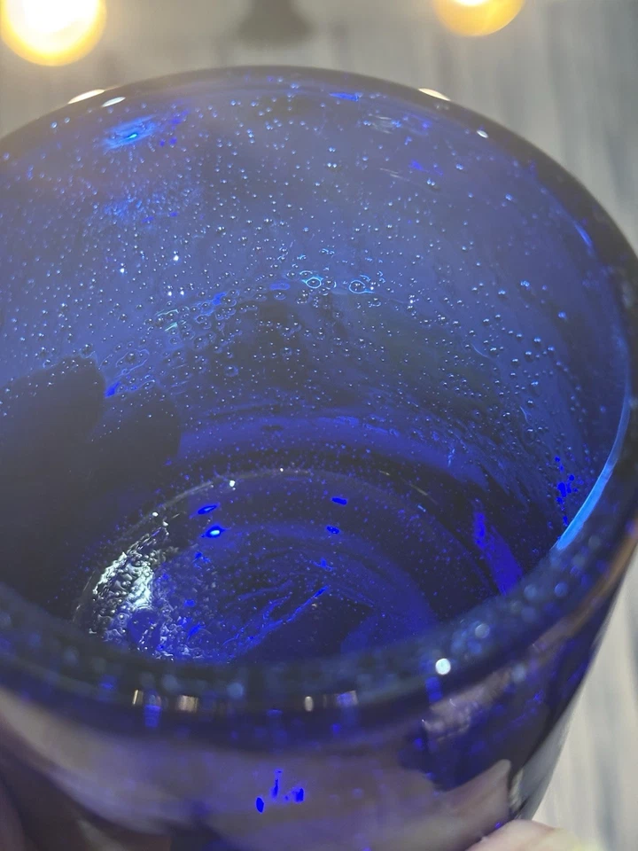 JUEGO DE 2 VASOS GRUESOS DE JUGO DE ROCAS SOPLADAS A MANO AZUL COBALTO, Foto 2 de 4