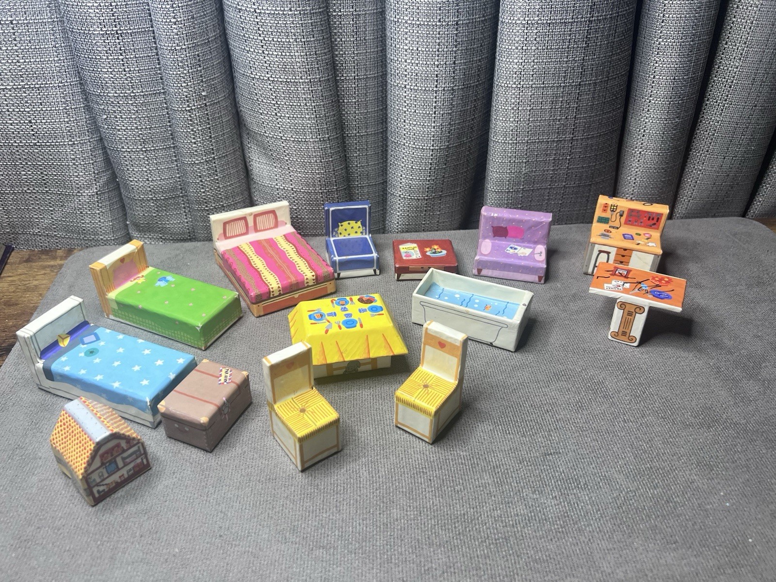 VTG Paper Cardboard Dollhouse Furniture Beds Couch Desk Table Bathtub Lot Toy
