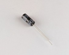 5 x Aluminum Electrolytic Capacitor 10uF 50V 5x11mm Radial Illinois