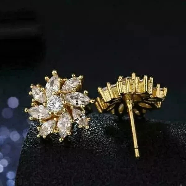 Aretes con copo de nieve de diamantes creados en laboratorio de marquesa de 2 quilates enchapados en oro blanco de 14 quilates Foto 2 de 3