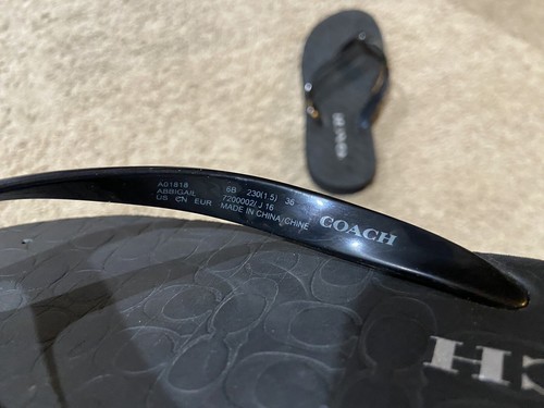 Coach Women's Black Turn Lock Abbigail Thong Flip Flop Sandals Size 5/6 - Picture 5 of 10