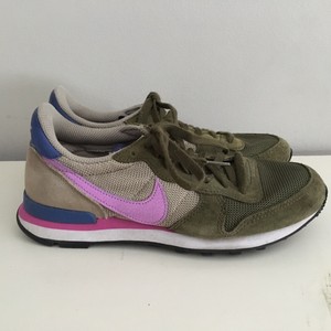 nike internationalist green