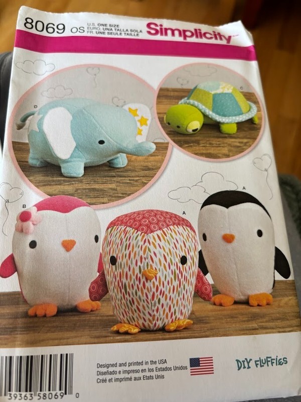 Simplicity 8069 Stuffed Animals Elephant Turtle Penguin Soft Toys UNCUT