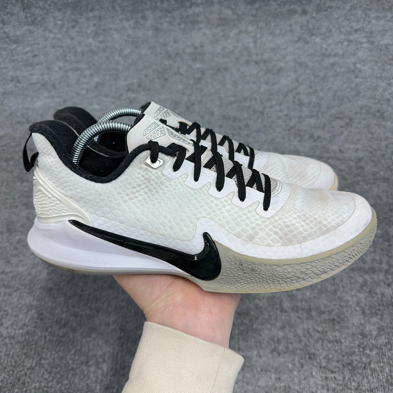 Nike Mamba Focus TB White Grey Black AT1214-100 Men’s 9.5 Kobe Bryant #24