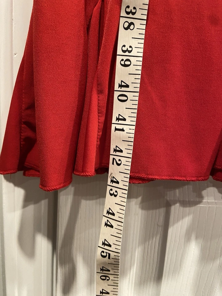 Mini Vestido Pullover George Talla M Rojo Elástico Manga Corta Cuello en V Volantes Dobladillo Foto 3 de 4