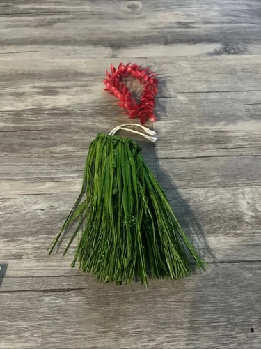 Vintage 1964 Mattel BARBIE In Hawaii Grass Hula Skirt from Set With Lei #1605