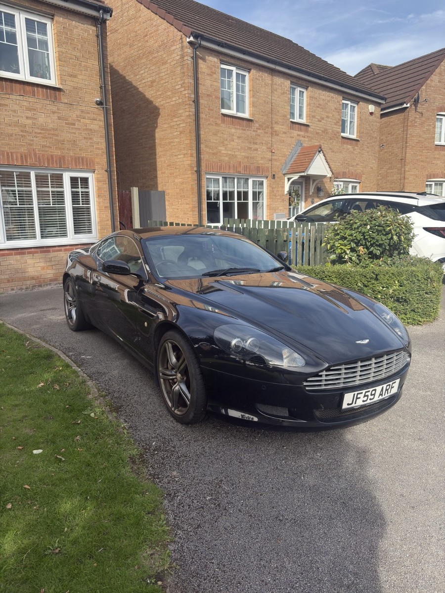 Aston Martin DB9