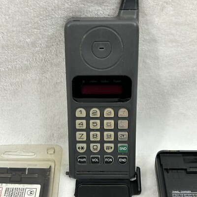 Motorola Pocket Phone Signal Series 12822 w/ Battery Vintage 90s