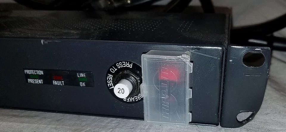 Tripp Lite IBAR12/20ULTRA 8 Outlet Isobar Rackmount Surge Protector Suppressor - Image 3 of 4