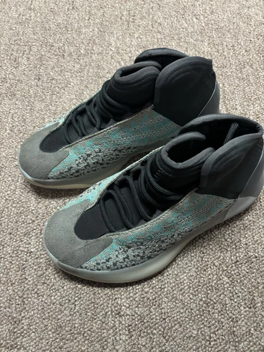 Adidas Yeezy Quantum Teal Blue taglia 5 5 indossate con scatola