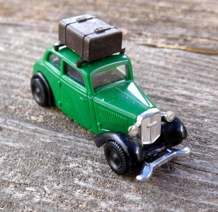 DKW F7 mit Dachkoffer - 1:87 von Brekina