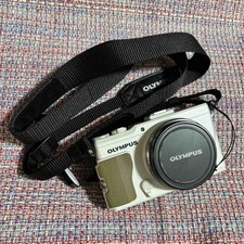 OLYMPUS STYLUS XZ-2 White Compact Digital Camera